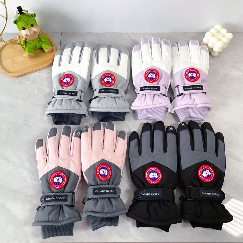 Canada Goose Gloves 0731